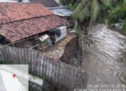 Bhabinkamtibmas Kelurahan Suryawangi Cek Dampak Luapan Air Sungai Dasan Bantek