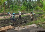 Bhabinkamtibmas Kertasari Sambangi Petani Tembakau, Ajak Jaga Kesehatan dan Keamanan