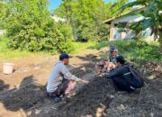 Bhabinkamtibmas Tanjung Luar Tinjau Lahan Program Ketahanan Pangan Bergizi