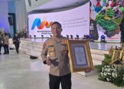 Polri Tegaskan Komitmen Tingkatkan Pelayanan Publik, Kapolres Lotim Terima Penghargaan KemenPAN-RB