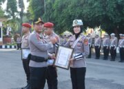 Kapolres Lotim Berikan penghargaan kepada Satfung yang Berprestasi