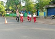 Kapolsek Labuhan Haji dan Anggota Gelar Pengamanan di Sejumlah Sekolah