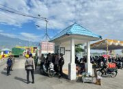 Anggota Pos Yan Kayangan Ops Lilin Rinjani 2025 Laksanakan Patroli di Pelabuhan Kayangan