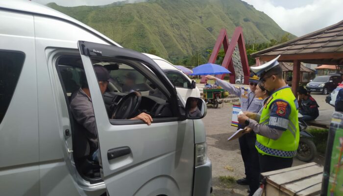 Operasi Lilin Rinjani 2025, Sat Lantas Polres Lombok Timur Laksanakan Pendampingan Ramp Check Kendaraan Pariwisata di Sembalun